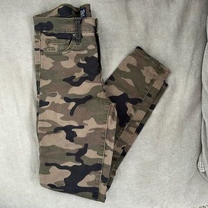 Gap denim stretch skinny army green camo pants